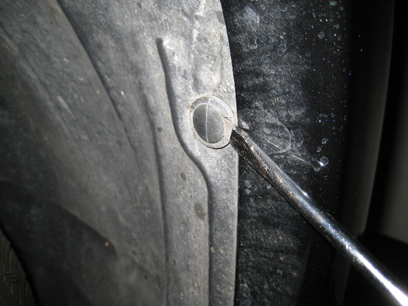 Jeep-Liberty-Headlight-Bulbs-Replacement-Guide-023