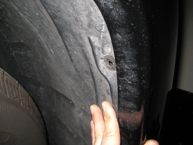 Jeep-Liberty-Headlight-Bulbs-Replacement-Guide-045