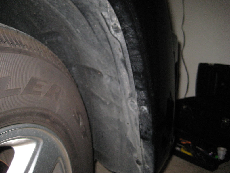 Jeep-Liberty-Headlight-Bulbs-Replacement-Guide-048