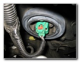 Jeep-Liberty-Headlight-Bulbs-Replacement-Guide-016