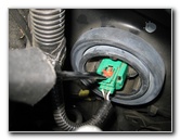 Jeep-Liberty-Headlight-Bulbs-Replacement-Guide-017