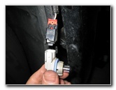 Jeep-Liberty-Headlight-Bulbs-Replacement-Guide-034