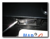 Jeep-Liberty-License-Plate-Light-Bulbs-Replacement-Guide-003