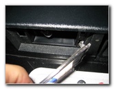 Jeep-Liberty-License-Plate-Light-Bulbs-Replacement-Guide-009