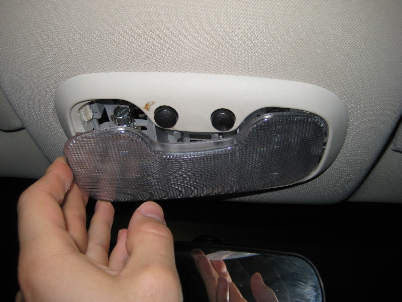Jeep-Liberty-Overhead-Map-Light-Bulbs-Replacement-Guide-010
