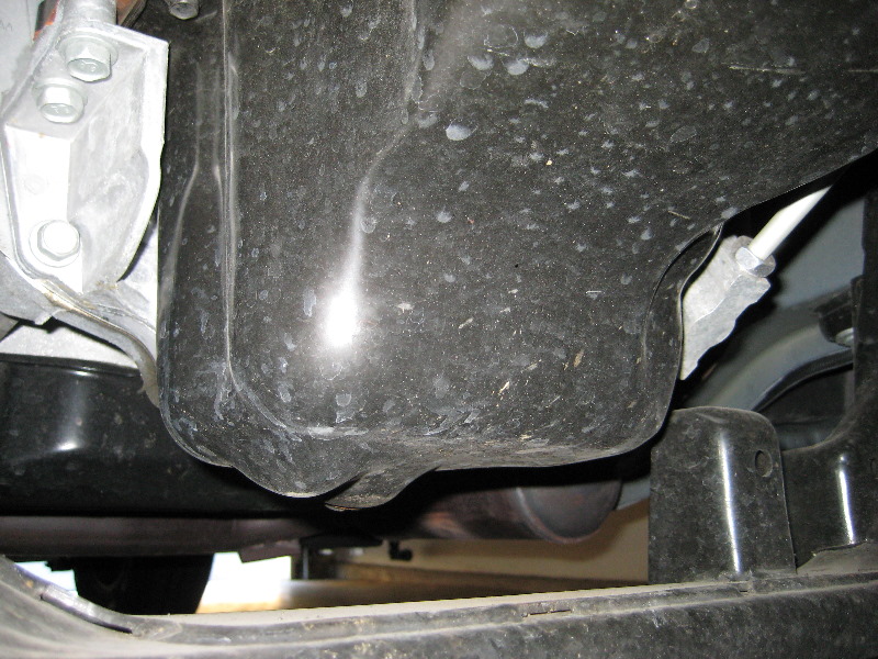 Jeep-Liberty-PowerTech-EKG-V6-Engine-Oil-Change-Guide-005