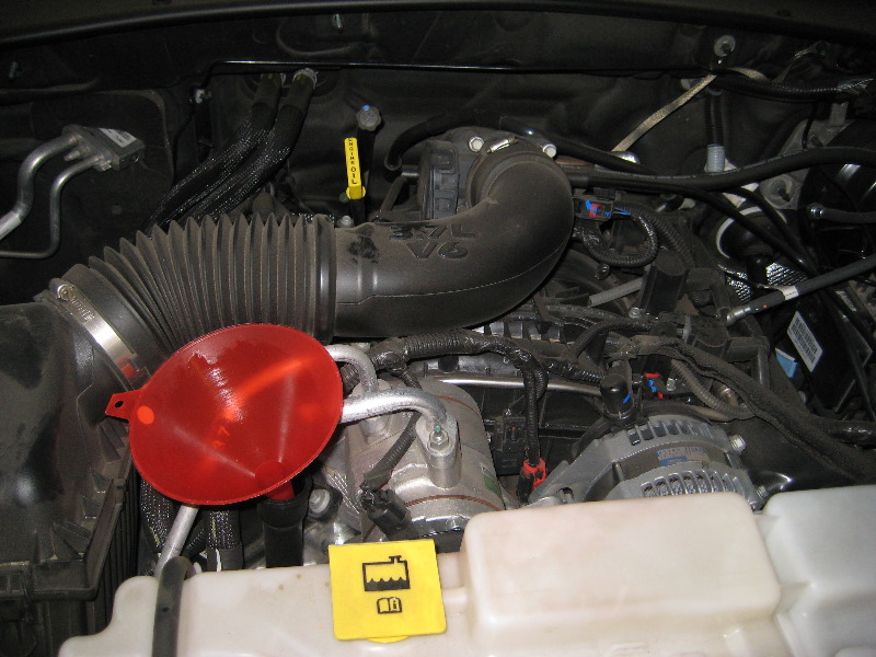 Jeep-Liberty-PowerTech-EKG-V6-Engine-Oil-Change-Guide-016