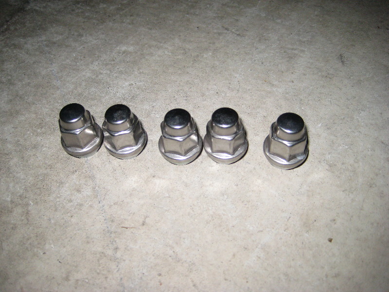 Jeep-Liberty-Rear-Brake-Pads-Replacement-Guide-005