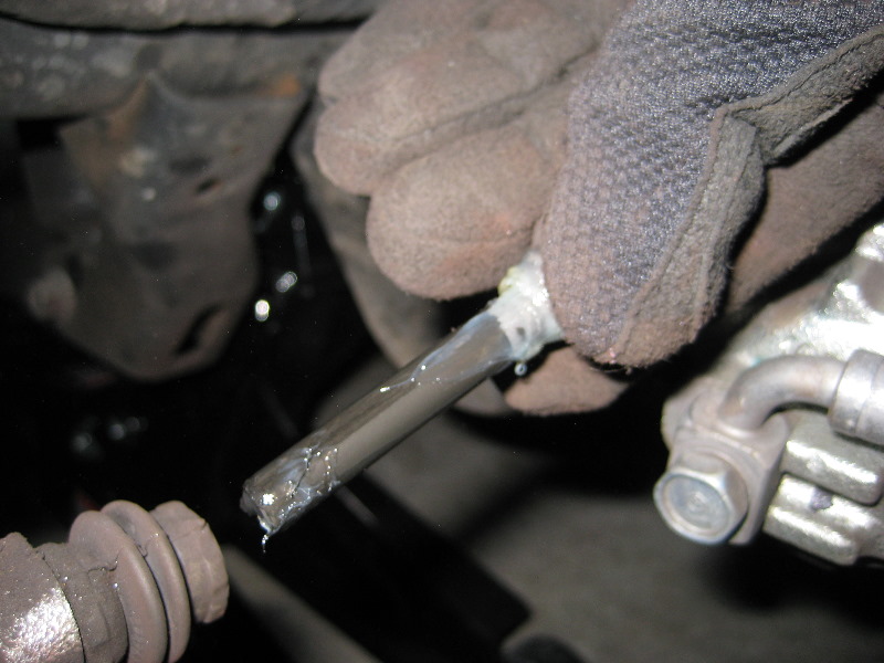 Jeep-Liberty-Rear-Brake-Pads-Replacement-Guide-020