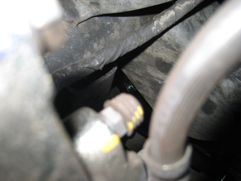 Jeep-Liberty-Rear-Brake-Pads-Replacement-Guide-032