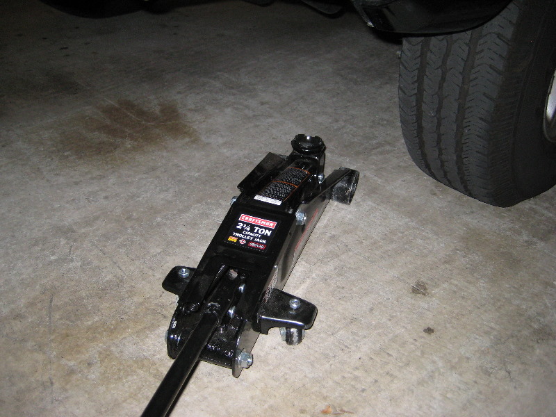 Jeep-Liberty-Rear-Brake-Pads-Replacement-Guide-038