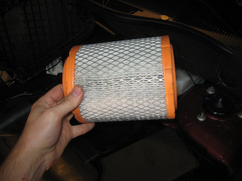 2007-2016-Jeep-Patriot-Engine-Air-Filter-Replacement-Guide-016