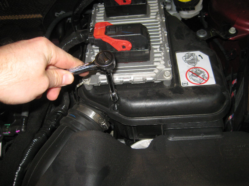 20072016JeepPatriotEngineAirFilterReplacementGuide026