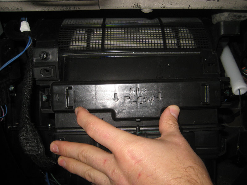 2007-2016-Jeep-Patriot-Cabin-Air-Filter-Replacement-Guide-019