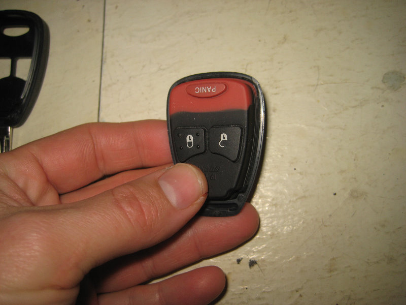 2007-2016-Jeep-Patriot-Key-Fob-Battery-Replacement-Guide-013