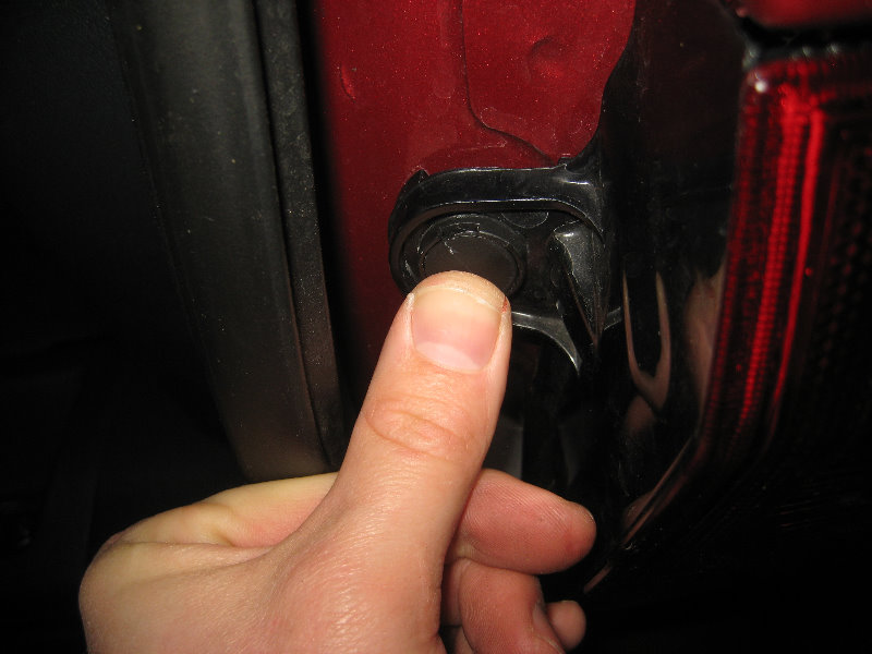 2007-2016-Jeep-Patriot-Tail-Light-Bulbs-Replacement-Guide-025