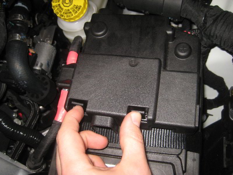 Jeep-Renegade-12V-Automotive-Battery-Replacement-Guide-007