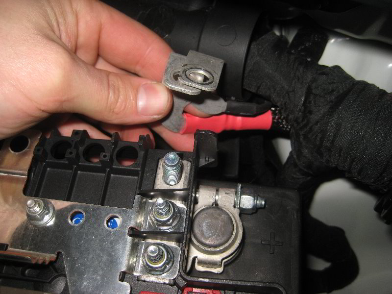 Jeep-Renegade-12V-Automotive-Battery-Replacement-Guide-014