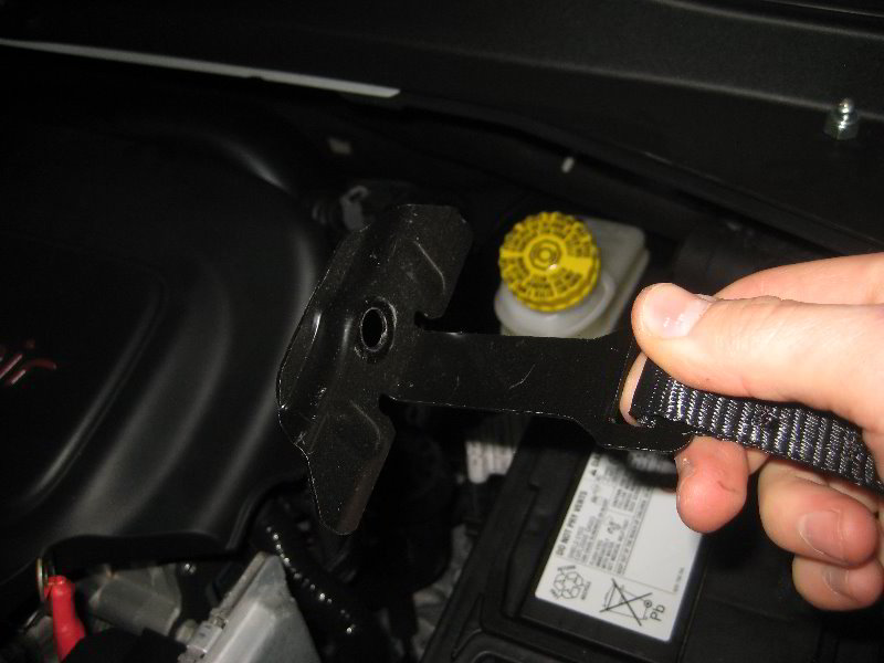 Jeep-Renegade-12V-Automotive-Battery-Replacement-Guide-023