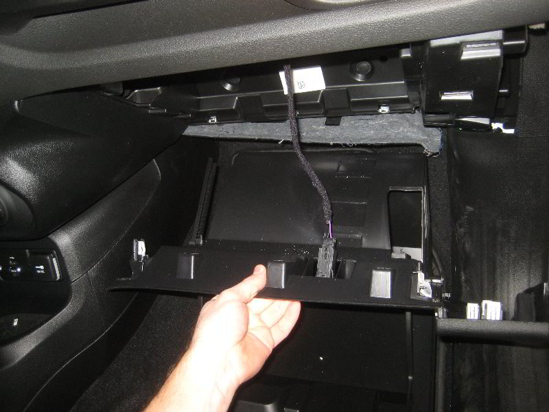 Jeep-Renegade-Cabin-Air-Filter-Replacement-Guide-018