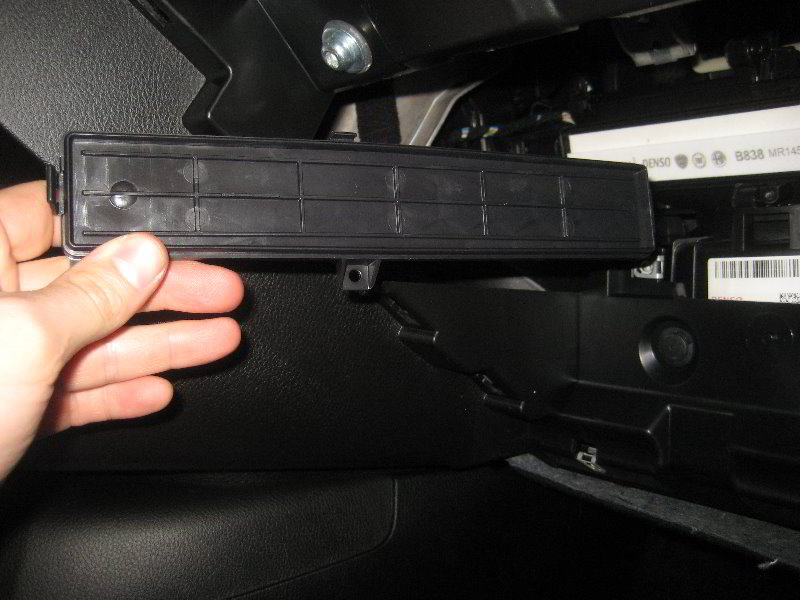 Jeep-Renegade-Cabin-Air-Filter-Replacement-Guide-026