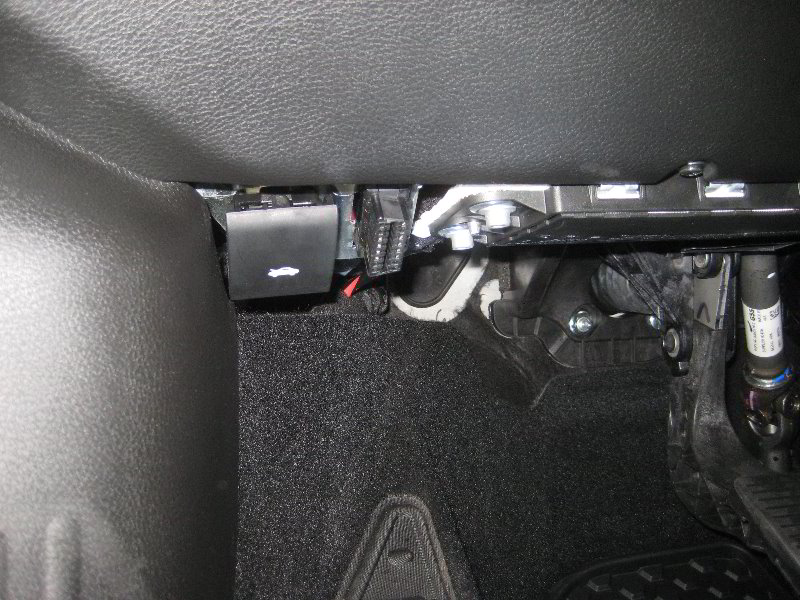 Jeep-Renegade-Electrical-Fuse-Relay-Replacement-Guide-015