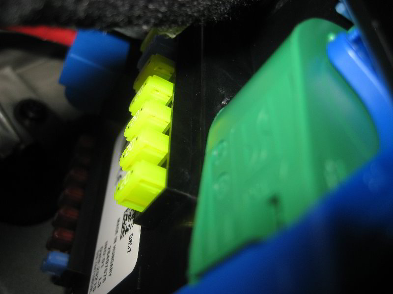 Jeep-Renegade-Electrical-Fuse-Relay-Replacement-Guide-017