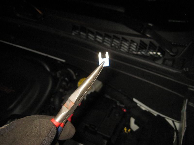 Jeep-Renegade-Electrical-Fuse-Relay-Replacement-Guide-023