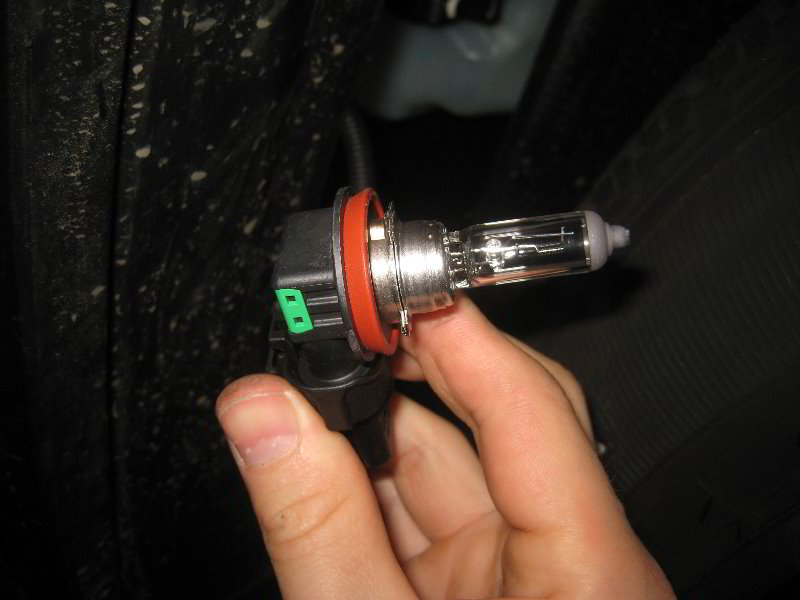 Jeep-Renegade-Fog-Light-Bulbs-Replacement-Guide-012