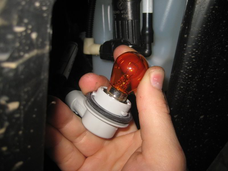 Jeep-Renegade-Front-Turn-Signal-DRL-Light-Bulbs-Replacement-Guide-014