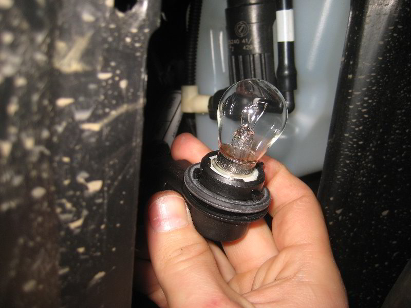 Jeep-Renegade-Front-Turn-Signal-DRL-Light-Bulbs-Replacement-Guide-018