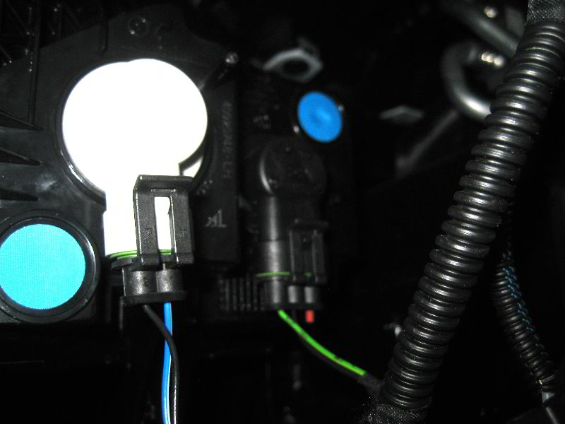 Jeep-Renegade-Front-Turn-Signal-DRL-Light-Bulbs-Replacement-Guide-022