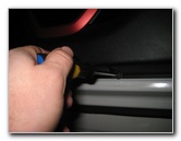 Jeep-Renegade-Interior-Door-Panel-Removal-Speaker-Replacement-Guide-017