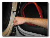 Jeep-Renegade-Interior-Door-Panel-Removal-Speaker-Replacement-Guide-054