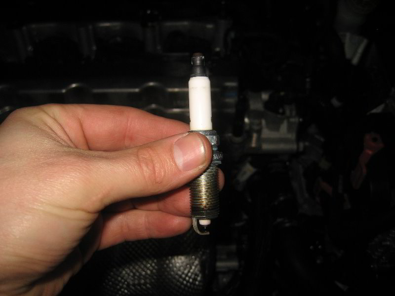 Jeep-Renegade-Tigershark-Engine-Spark-Plugs-Replacement-Guide-019