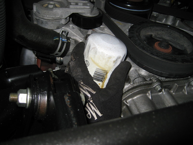 Jeep-Wrangler-JK-EGH-V6-Engine-Oil-Change-Guide-008