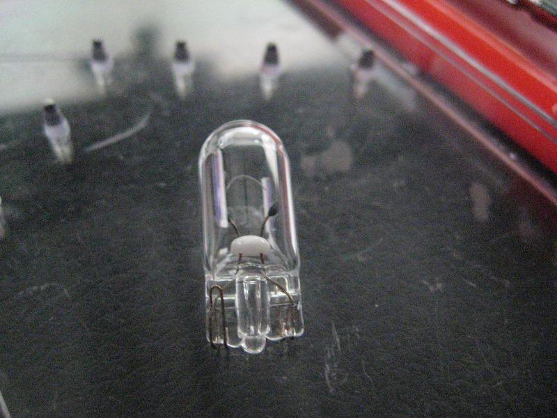 Jeep-Wrangler-Dome-Light-Bulbs-Replacement-Guide-007