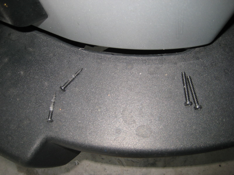 Jeep-Wrangler-Tail-Light-Bulbs-Replacement-Guide-006