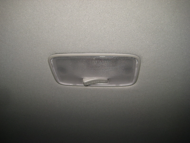 Kia-Forte-Dome-Light-Bulb-Replacement-Guide-001