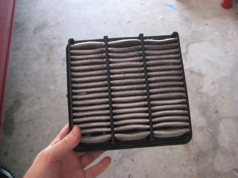 Kia-Forte-Engine-Air-Filter-Replacement-Guide-009