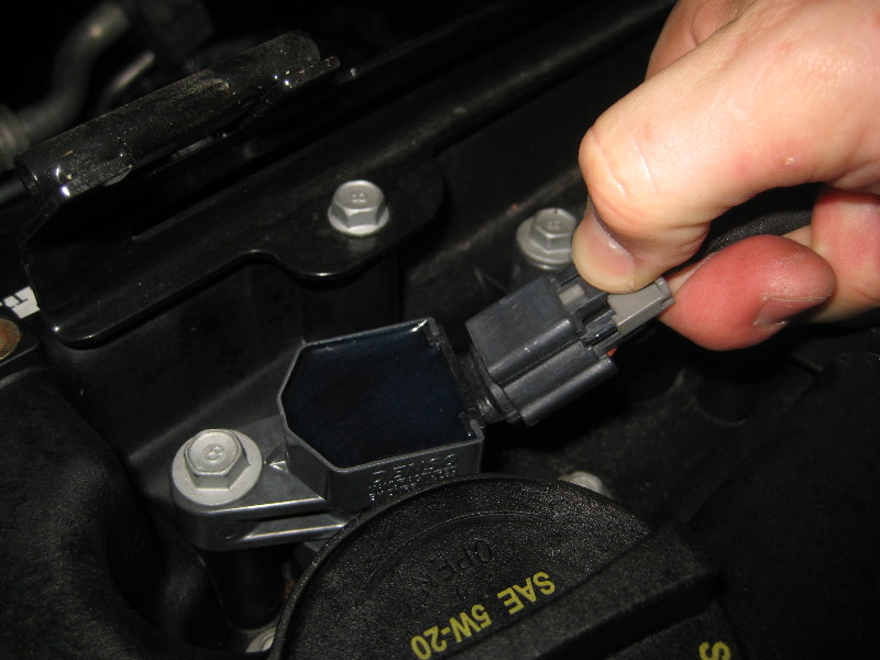 Kia-Forte-Theta-II-2L-Engine-Spark-Plugs-Replacement-Guide-007