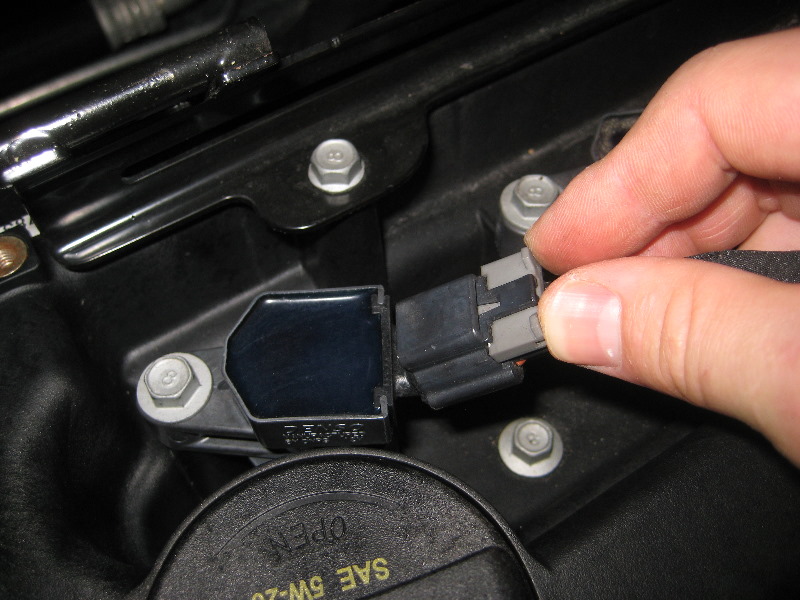 Kia-Forte-Theta-II-2L-Engine-Spark-Plugs-Replacement-Guide-025