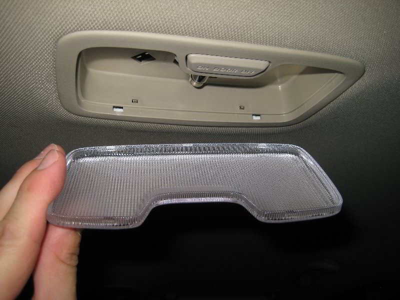 Kia-Optima-Dome-Light-Bulb-Replacement-Guide-003