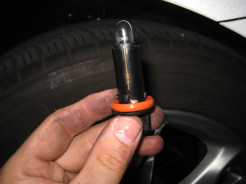 Kia-Optima-Headlight-Bulbs-Replacement-Guide-036