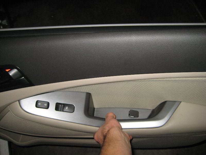 Kia-Optima-Interior-Door-Panel-Removal-Guide-012