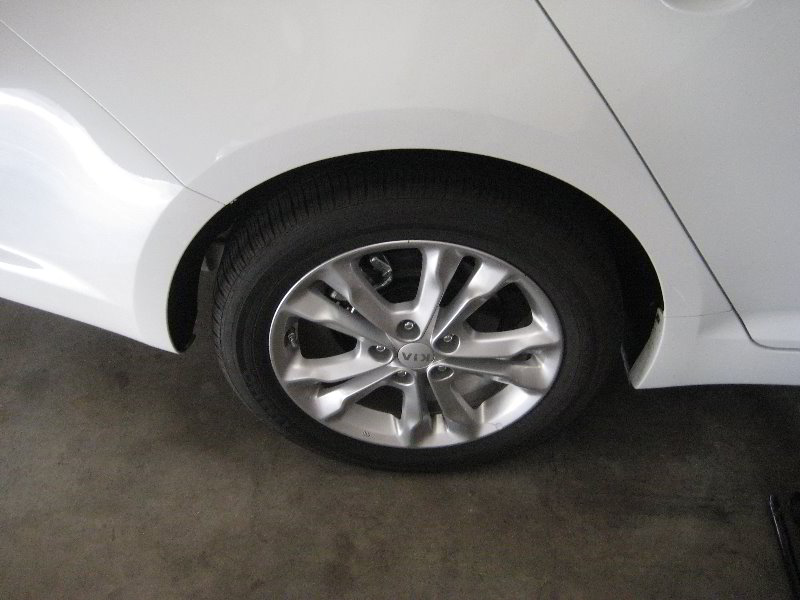 Kia-Optima-Rear-Disc-Brake-Pads-Replacement-Guide-001