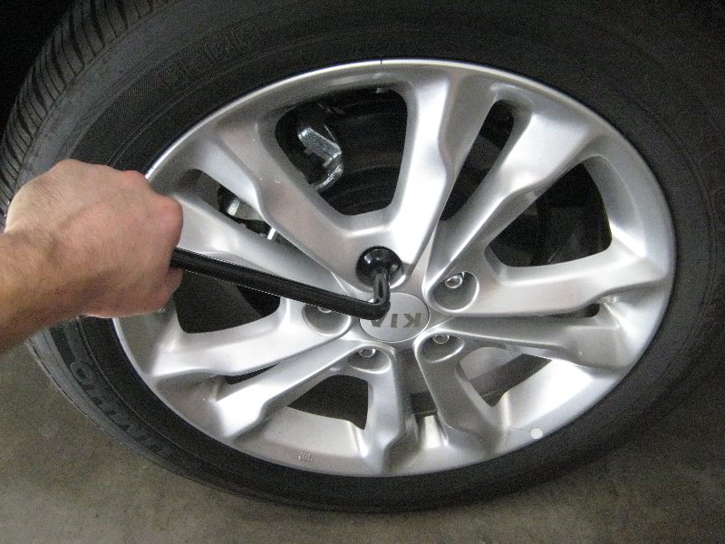 Kia-Optima-Rear-Disc-Brake-Pads-Replacement-Guide-002