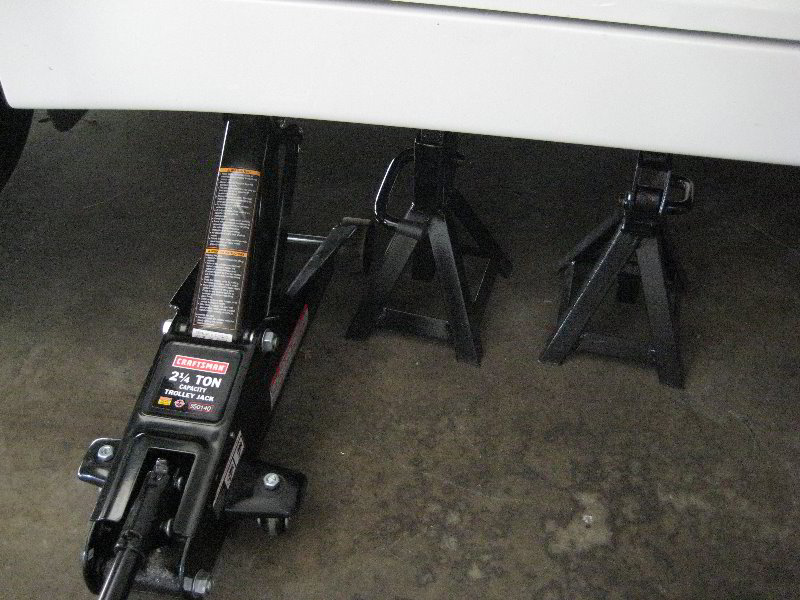 Kia-Optima-Rear-Disc-Brake-Pads-Replacement-Guide-003