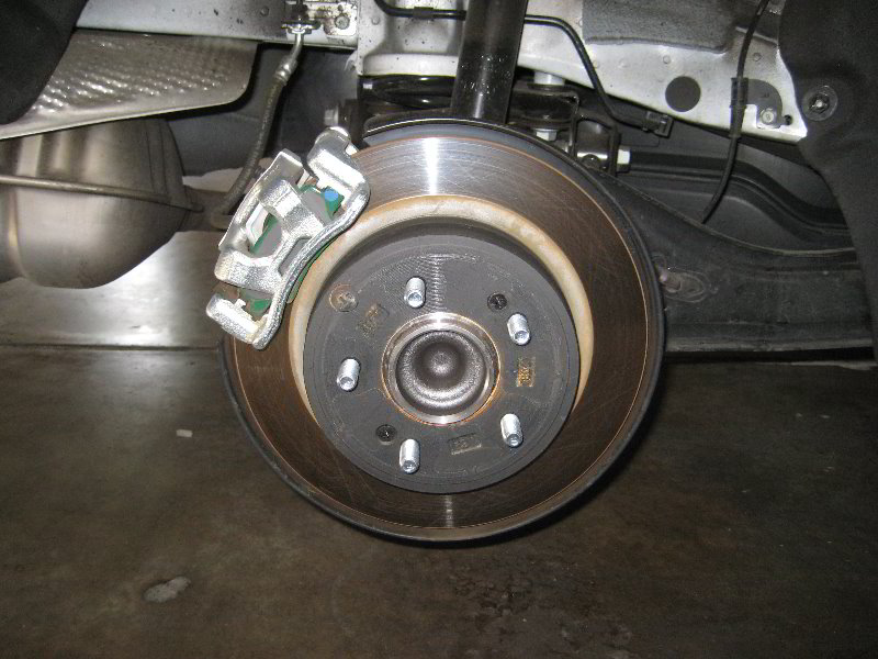 Kia-Optima-Rear-Disc-Brake-Pads-Replacement-Guide-006