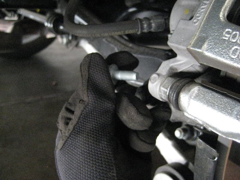 Kia-Optima-Rear-Disc-Brake-Pads-Replacement-Guide-009